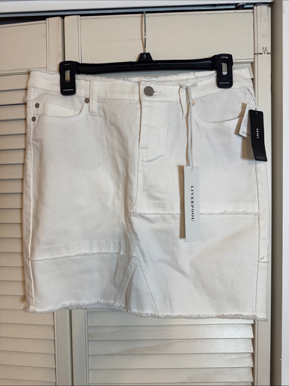 Liverpool White Denim Patch-Pocket Women's Shorts Skirt
